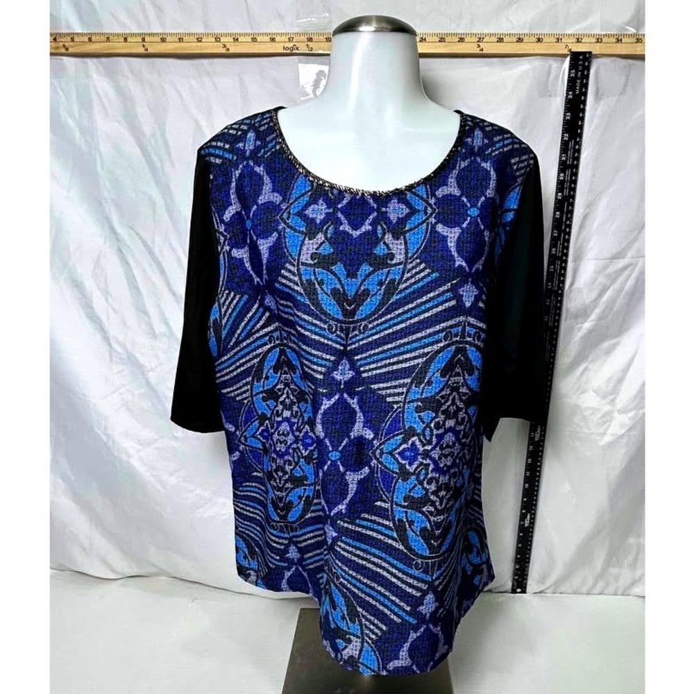 Yumi ~ Geometric Print Blouse ~ Size US 8/10 ~ 3/4 Sleeve Chain Trim Top‎